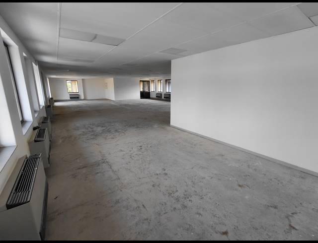 215M² OFFICE TO LET IN VORNA VALLEY
